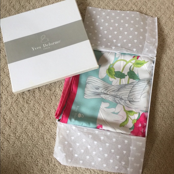 Yves Delorme Accessories - Yves Delorme Silk Scarf